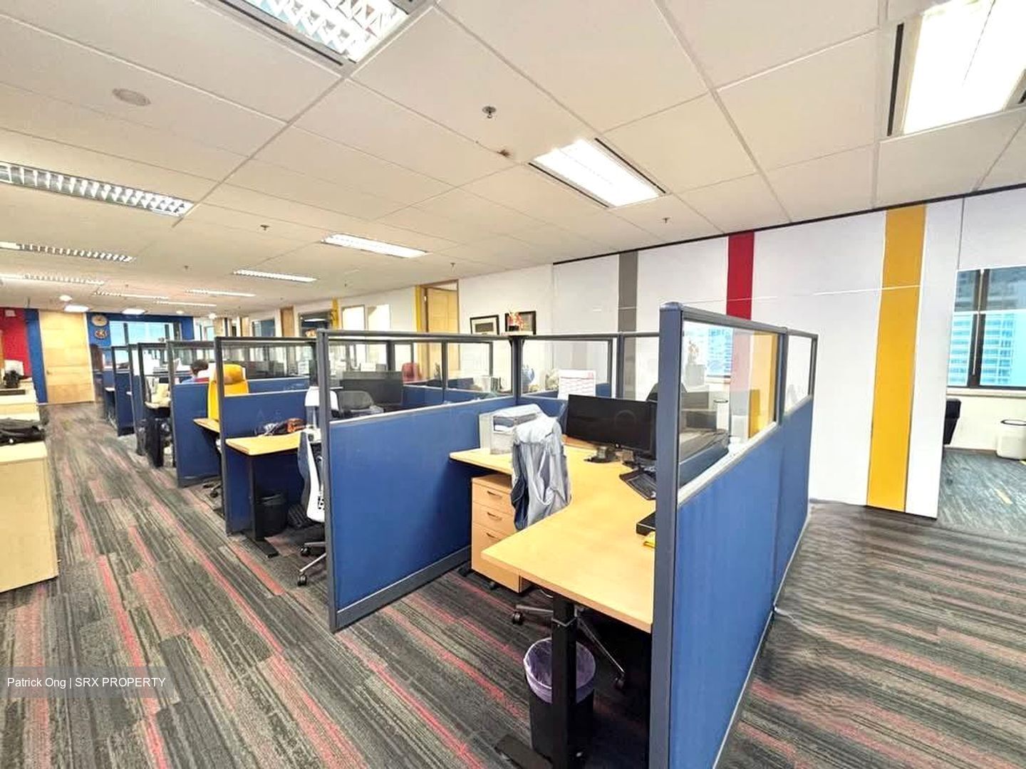 United Square (D11), Office #582818691